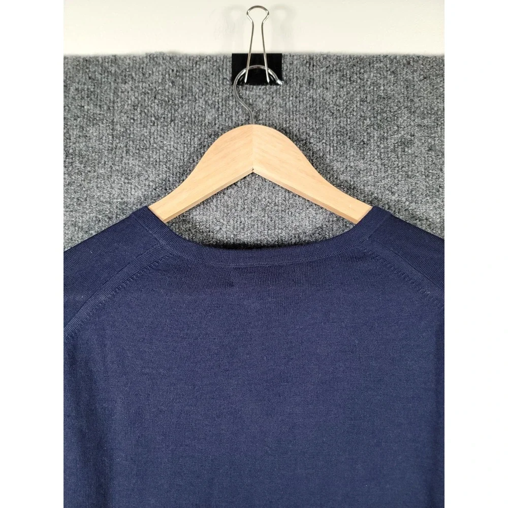 Banana Republic Mens Navy Blue 100% Extra Fine Merino Wool V-Neck Sweater Large